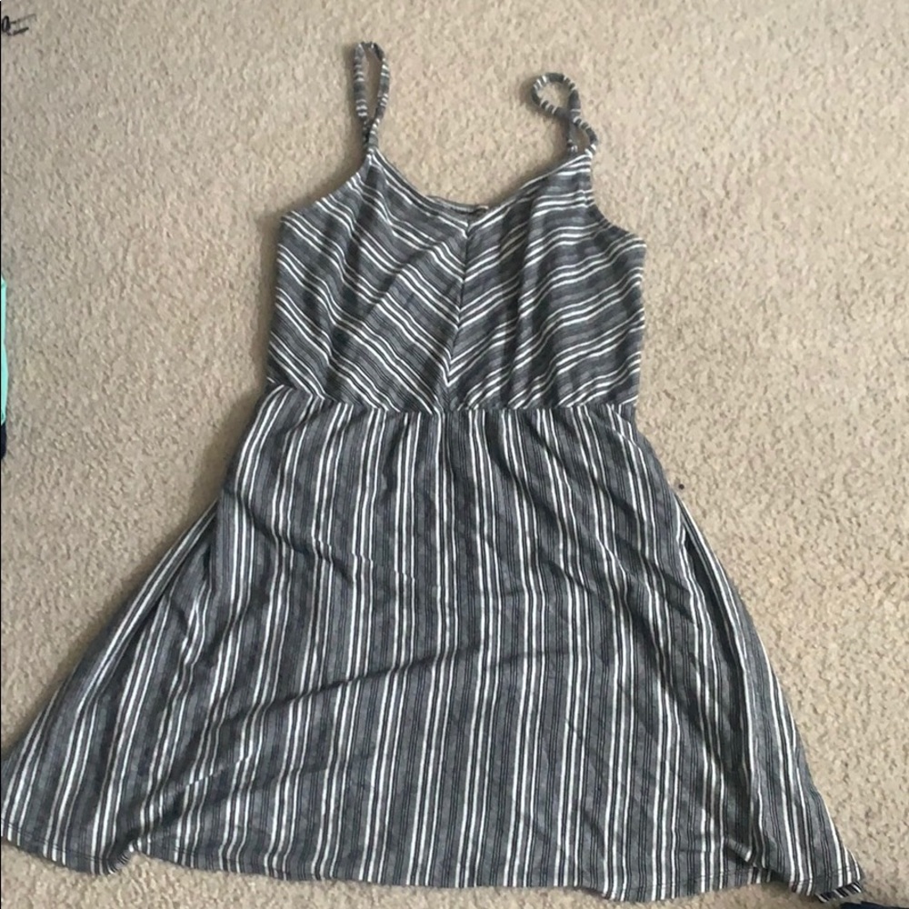 Universal Threads Black and White dress